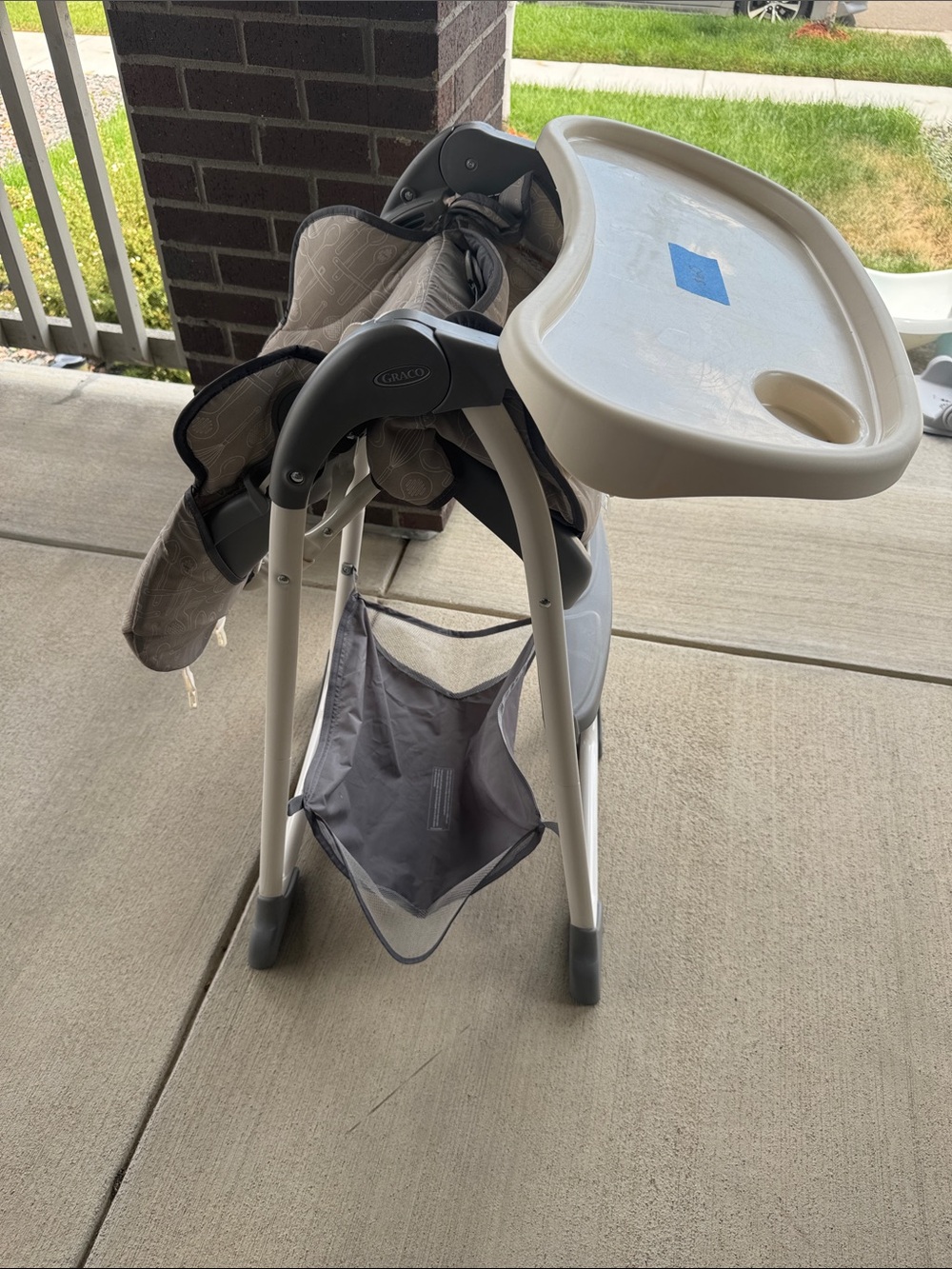 Graco Gray Baby High Chair with Removable Tray
